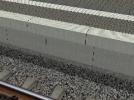 Bahnsteigkante mit Sicherheitsraum grau (V10KSW10022 )
