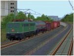 Elektrische Güterzuglokomotiven BR 139 unbd BR 140 der DBAG in grüner Farbgebung in Epoche V