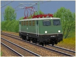 Elektrolokomotive 141 008 in grüner Farbgebung mit silbernen Dach der DB in Epoche IV
