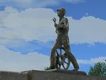 Statue eines Eisenbahnarbeiter